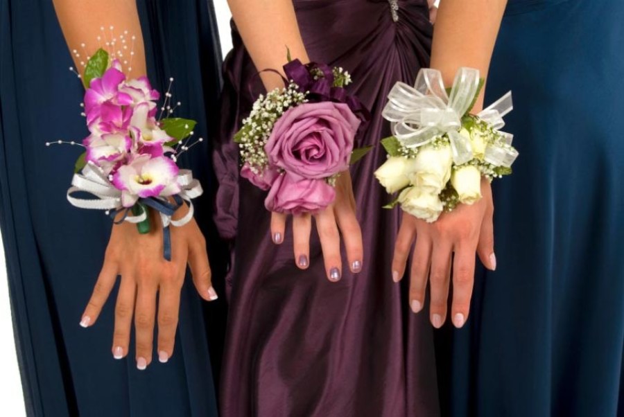 prom.corsages1